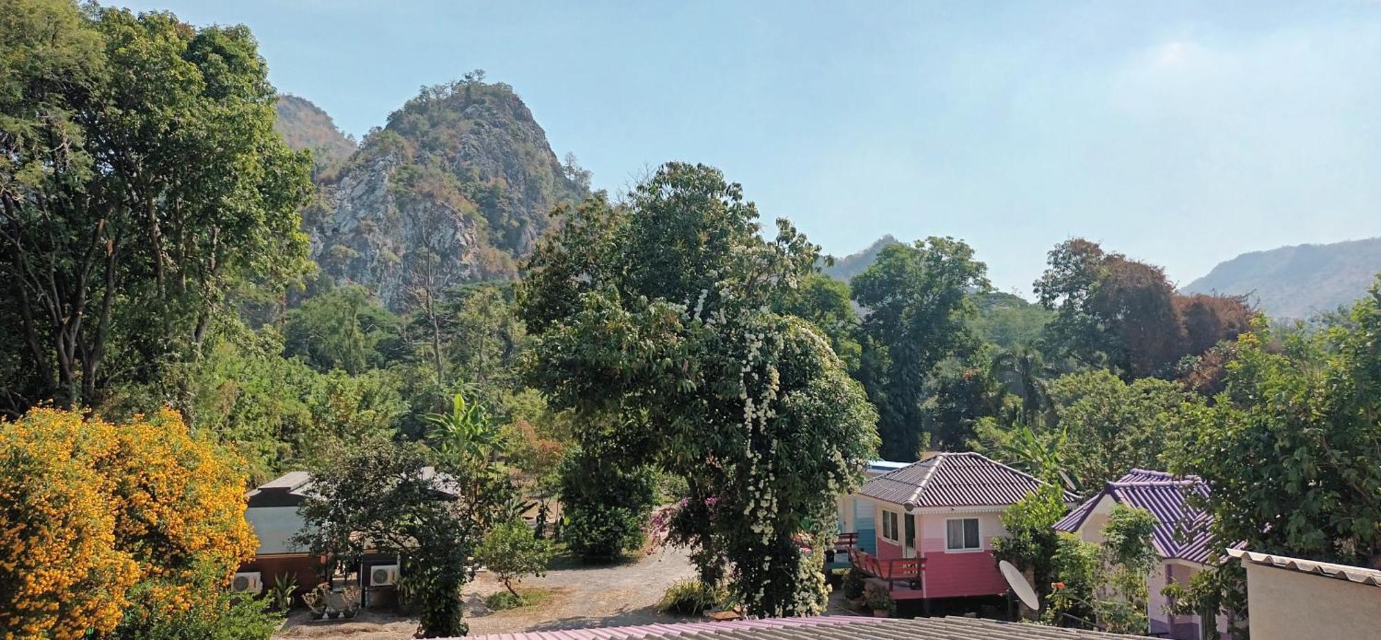 ชายเขาโฮมสเตย์ Kanchanaburi Esterno foto